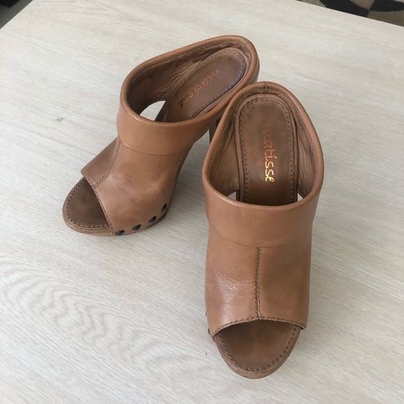 Matisse Melody Bootie in Camel - Picture 2 of 6